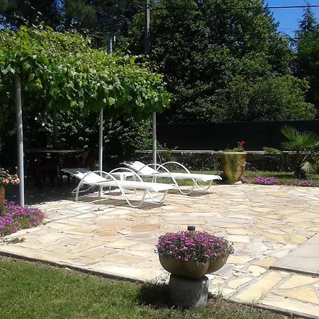 Bed & Breakfast Domaine De Lazuel A 2,5km Du Centre